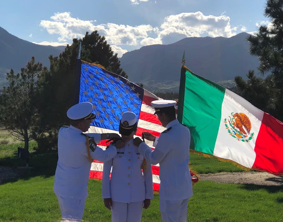 Guardiamarina mexicana se gradúa de la Academia de la Fuerza Aérea de los Estados Unidos