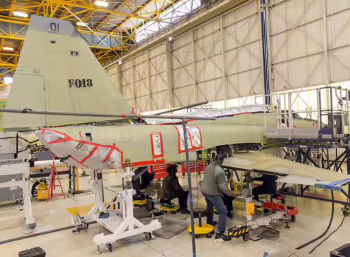Mantenimiento del F-5N para la flota adversaria