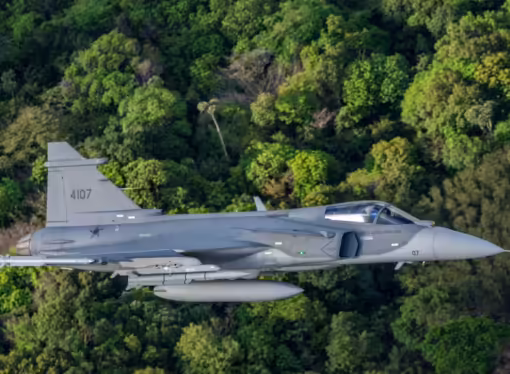 La Fuerza Aérea Brasileña recibirá en 2025; el primero de sus nuevos cazas Gripen ensamblado en Brasil
