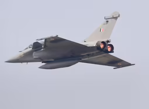 El avión Rafale de India es derribado en combate por Pakistan