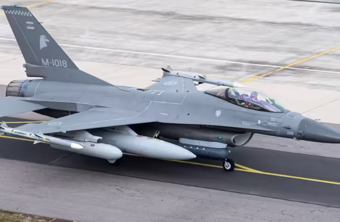 Los F-16 argentinos serán armados con misiles aire-aire AMRAAM AIM-120C-8