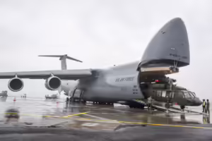 Los aviones de carga C-17 y C-5 serán reemplazados por un solo avión: USAF