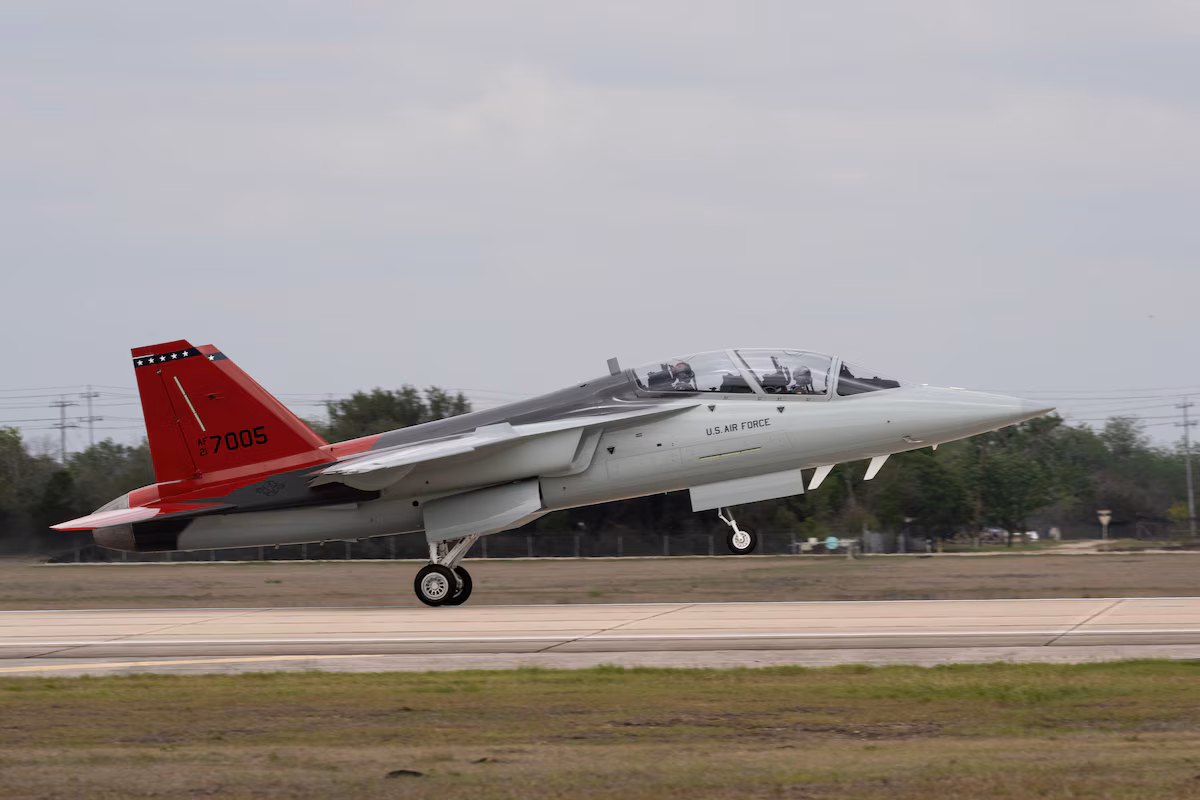 La Fuerza Aérea de EU da luz verde a la producción del T-7A Red Hawk